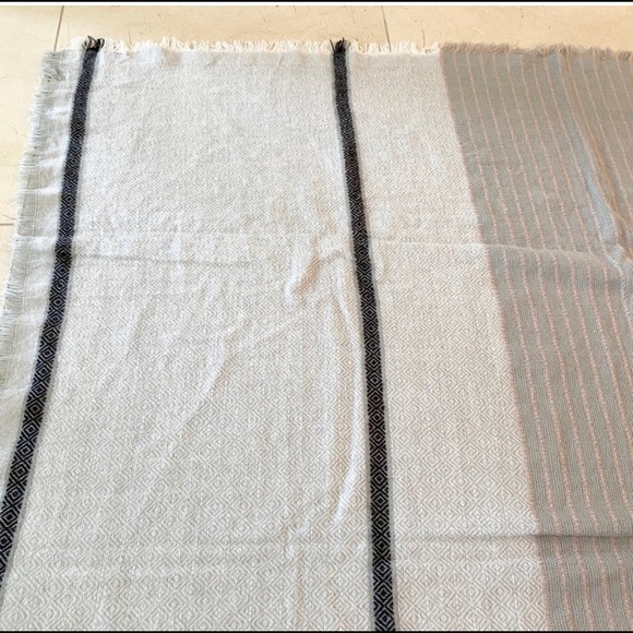 LeLuxe 52” Square Wrap/ Scarf - Picture 5 of 7